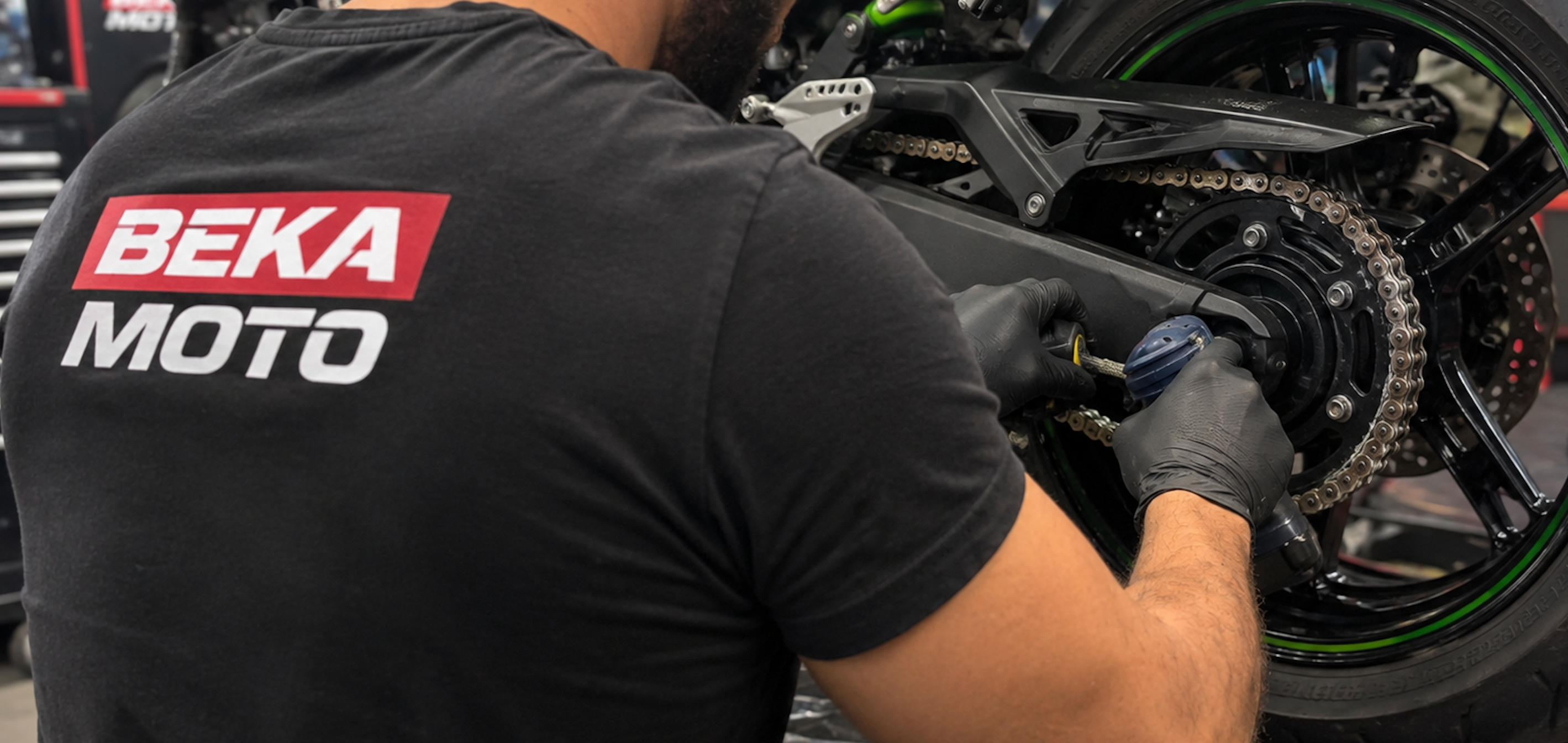 Entretien chaîne moto : comment la nettoyer, la graisser et bien l'entretenir ?