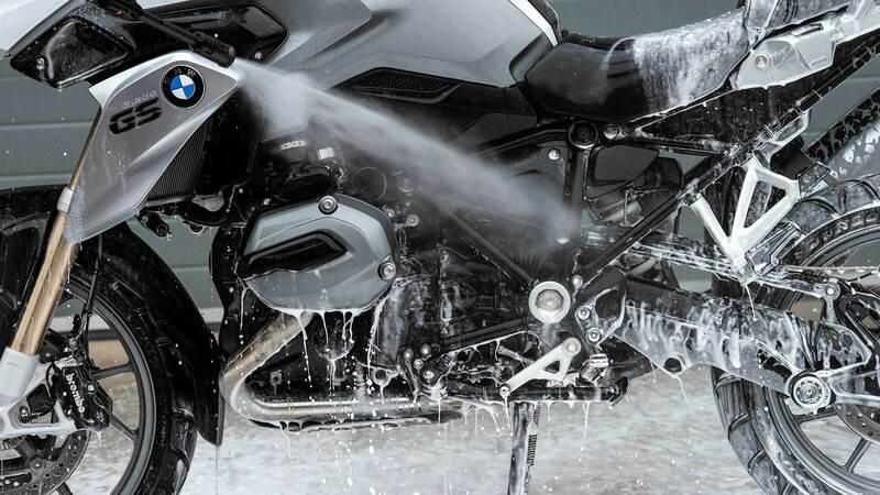 Muc-off Beka Moto lavage2