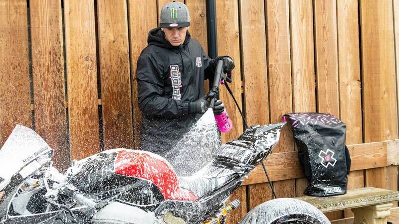 Muc-off Beka Moto lavage3